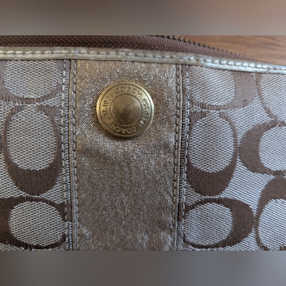 Coach Vintage Gold and Brown Signature Wallet - Picture 7 of 8